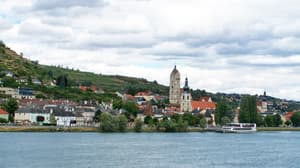 ATKRE - Krems, Austria - Anna Armbrust.jpg Photo
